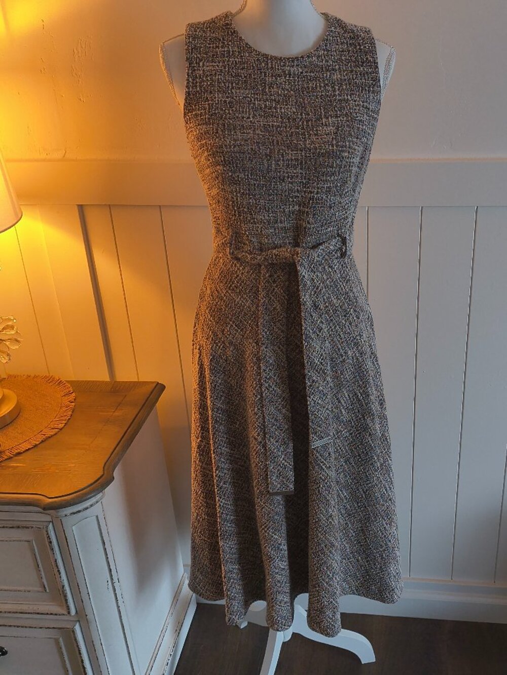 Calvin Klein Women’s Size 6 Tweed Sleeveless Belted Dress